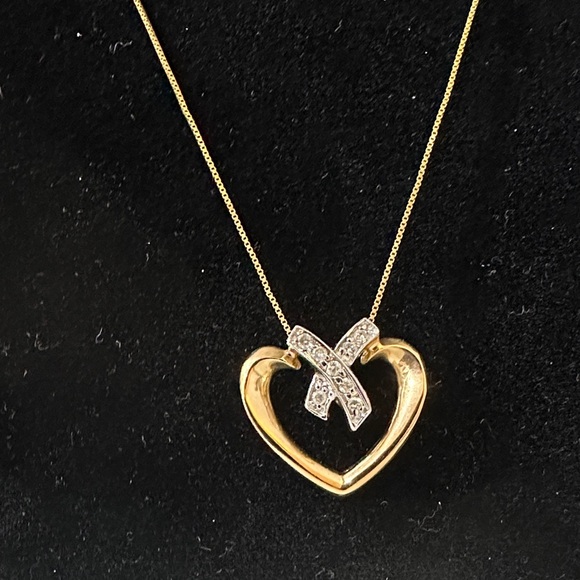 Elegant Gold Heart Necklace with Diamond Accents - Picture 2 of 6